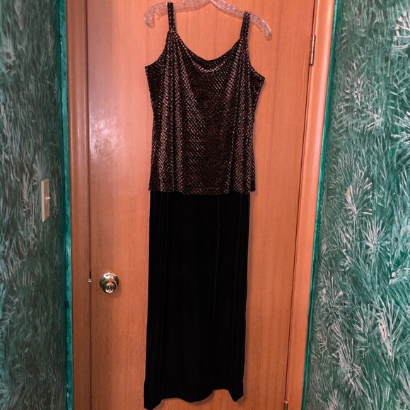 Oblique 2 piece Velvet Dress with cardigan - Picture 7 of 14